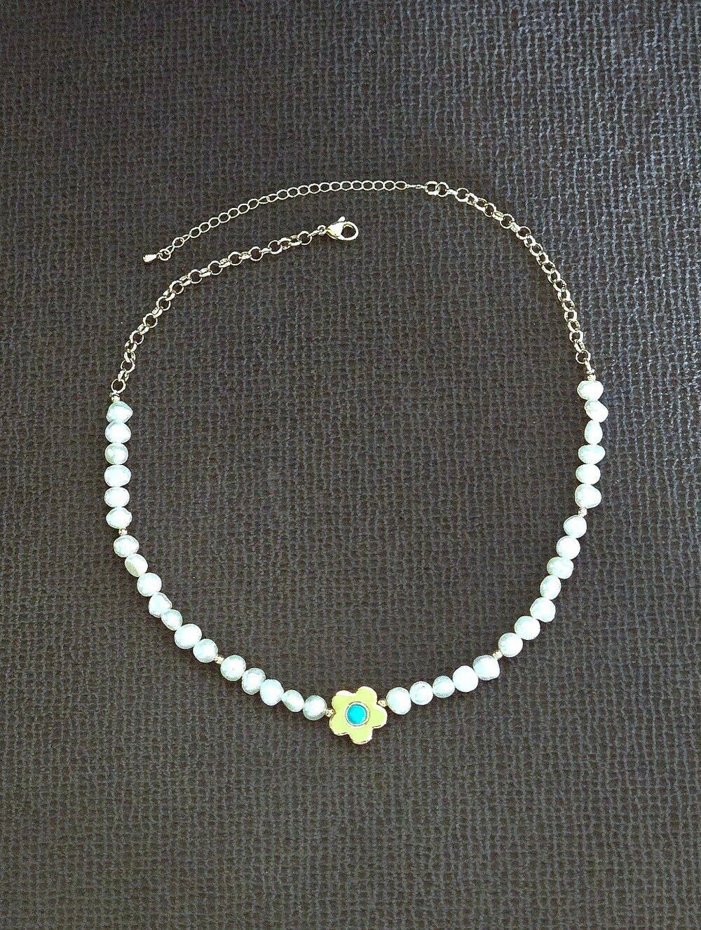 Eye👁 Candy🍬 Freshwater Pearl Necklace With Gold💛 Flower🌸 Pendant - NWT